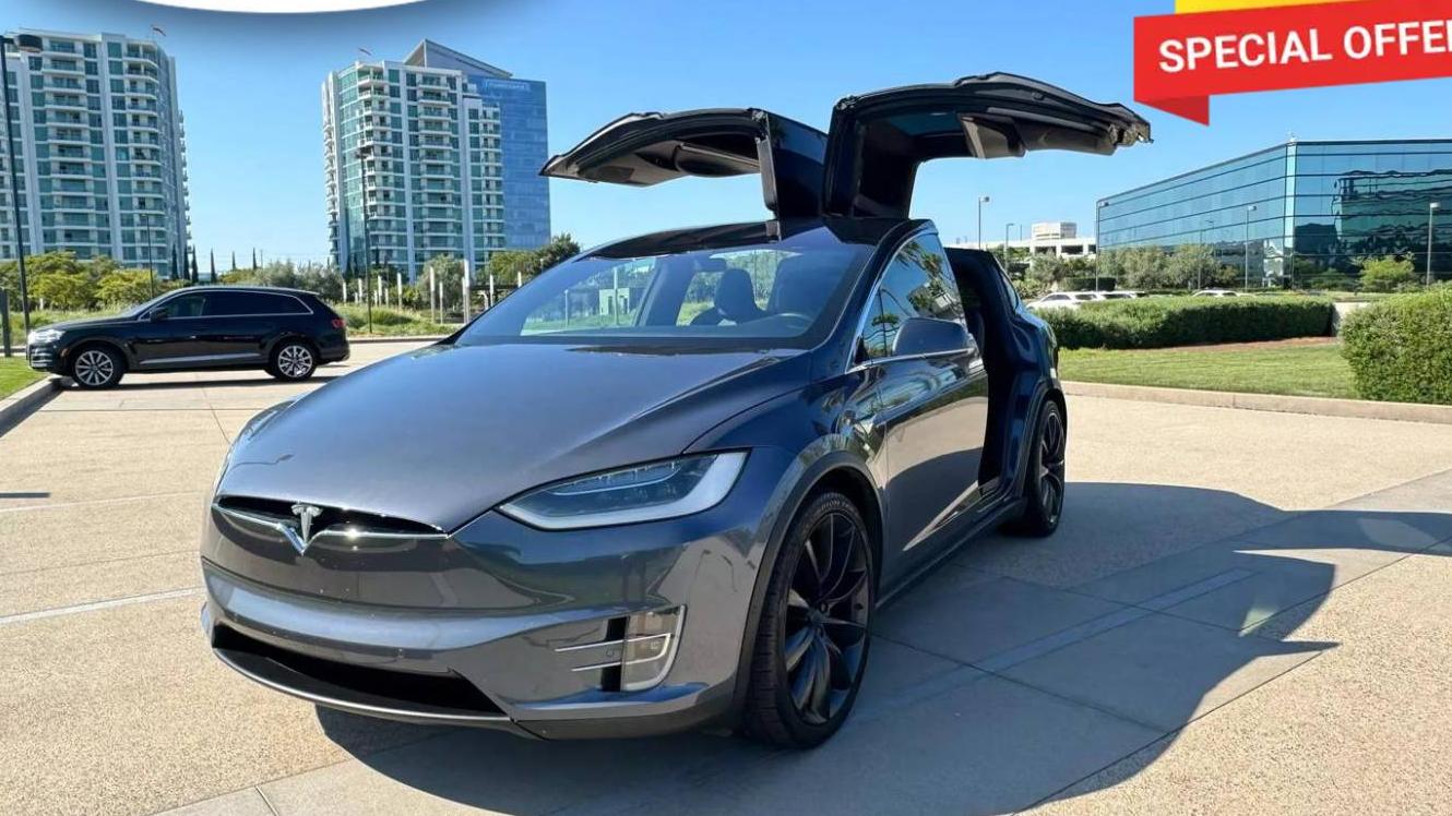 TESLA MODEL X 2018 5YJXCAE20JF090257 image